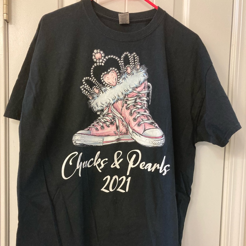 Chucks & Pearls Kamala Harris 2021 unisex tee